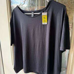 Under Armour Women's Classic Black Tee

 LAST CALL !!!!!!